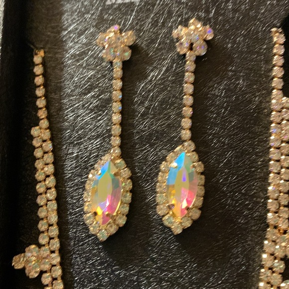 🎅 BADGLEY MISCHKA Crystal Glisten Necklace and Earring Set NIB - Picture 4 of 13